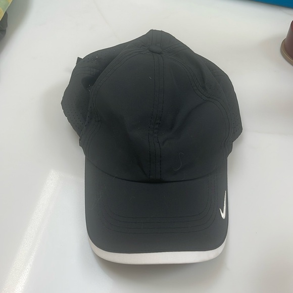 Nike - Picture 1 of 6